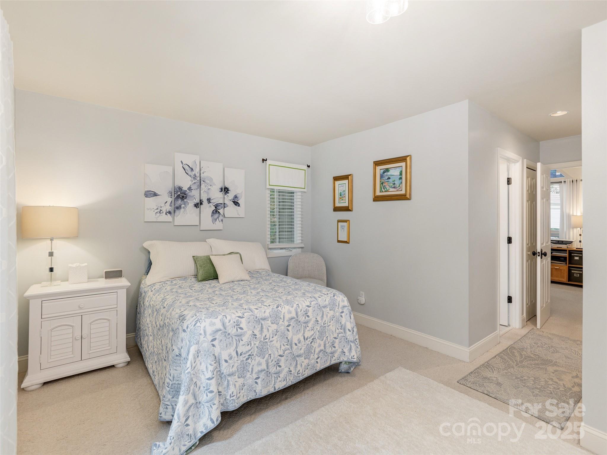 210 Black Oak Lane — Hendersonville