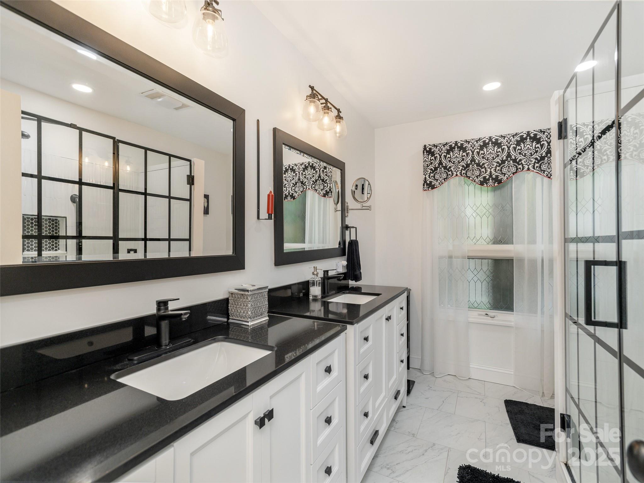 210 Black Oak Lane — Hendersonville