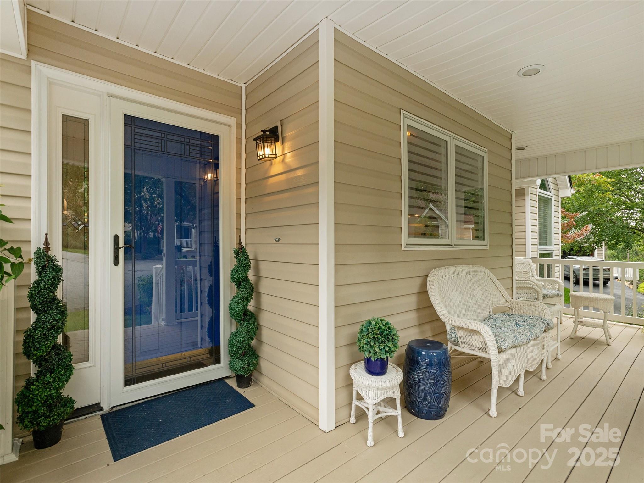 210 Black Oak Lane — Hendersonville