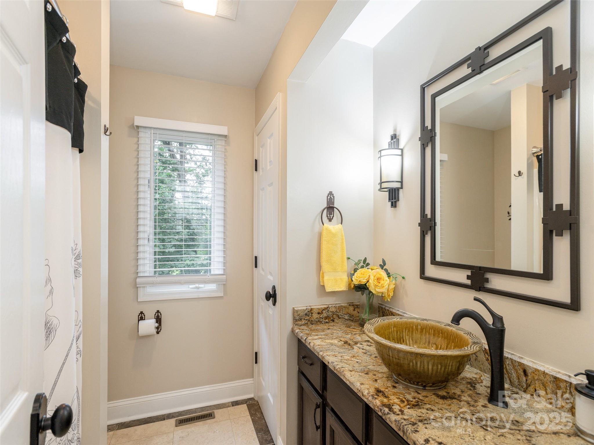 210 Black Oak Lane — Hendersonville