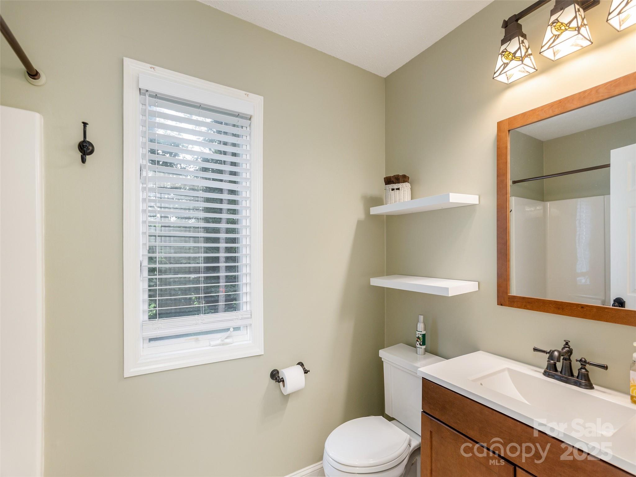 210 Black Oak Lane — Hendersonville