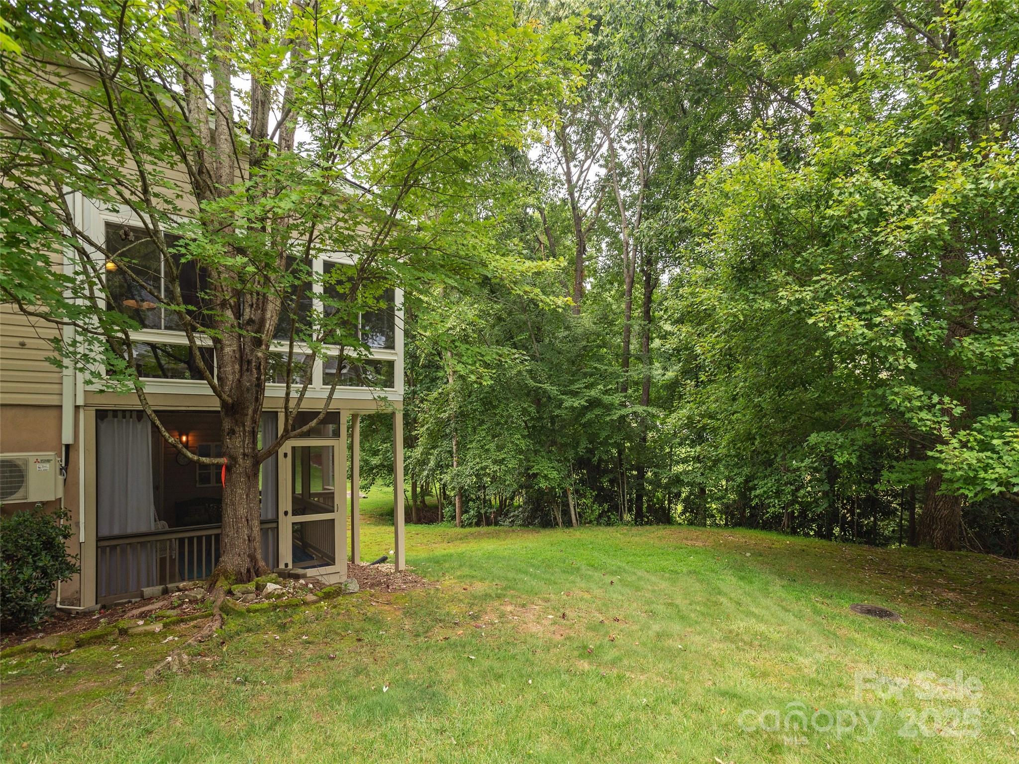 210 Black Oak Lane — Hendersonville