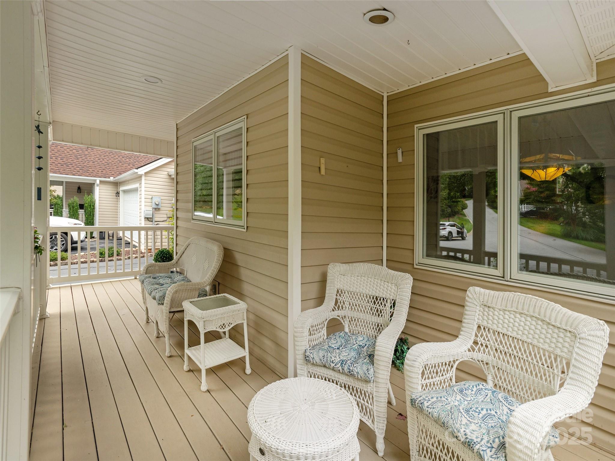210 Black Oak Lane — Hendersonville