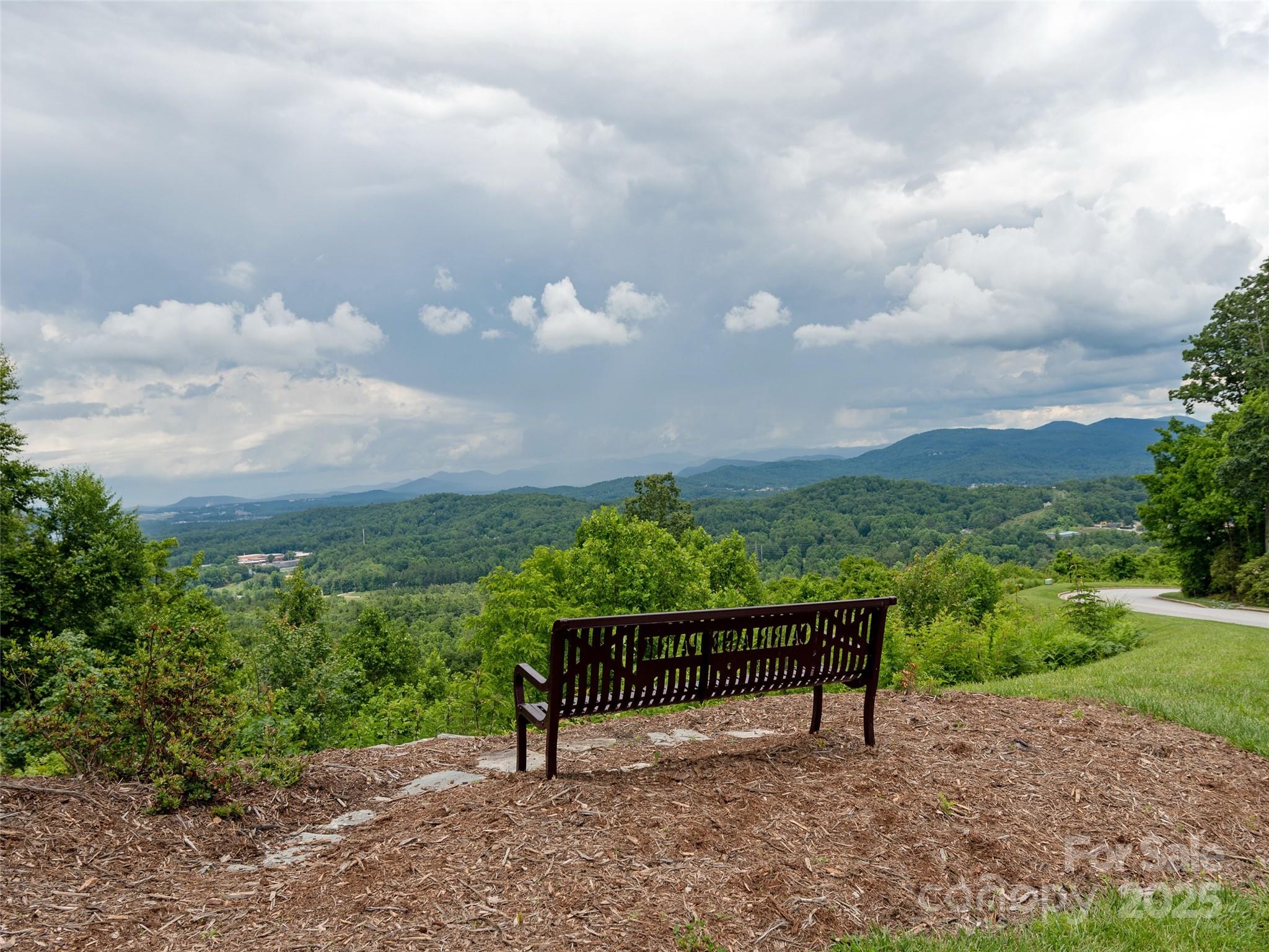210 Black Oak Lane — Hendersonville