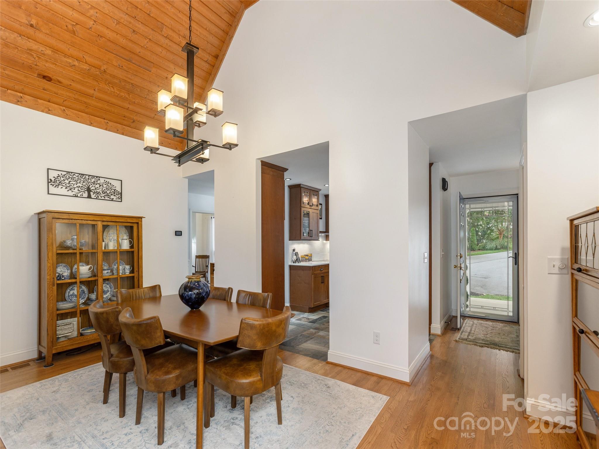 210 Black Oak Lane — Hendersonville
