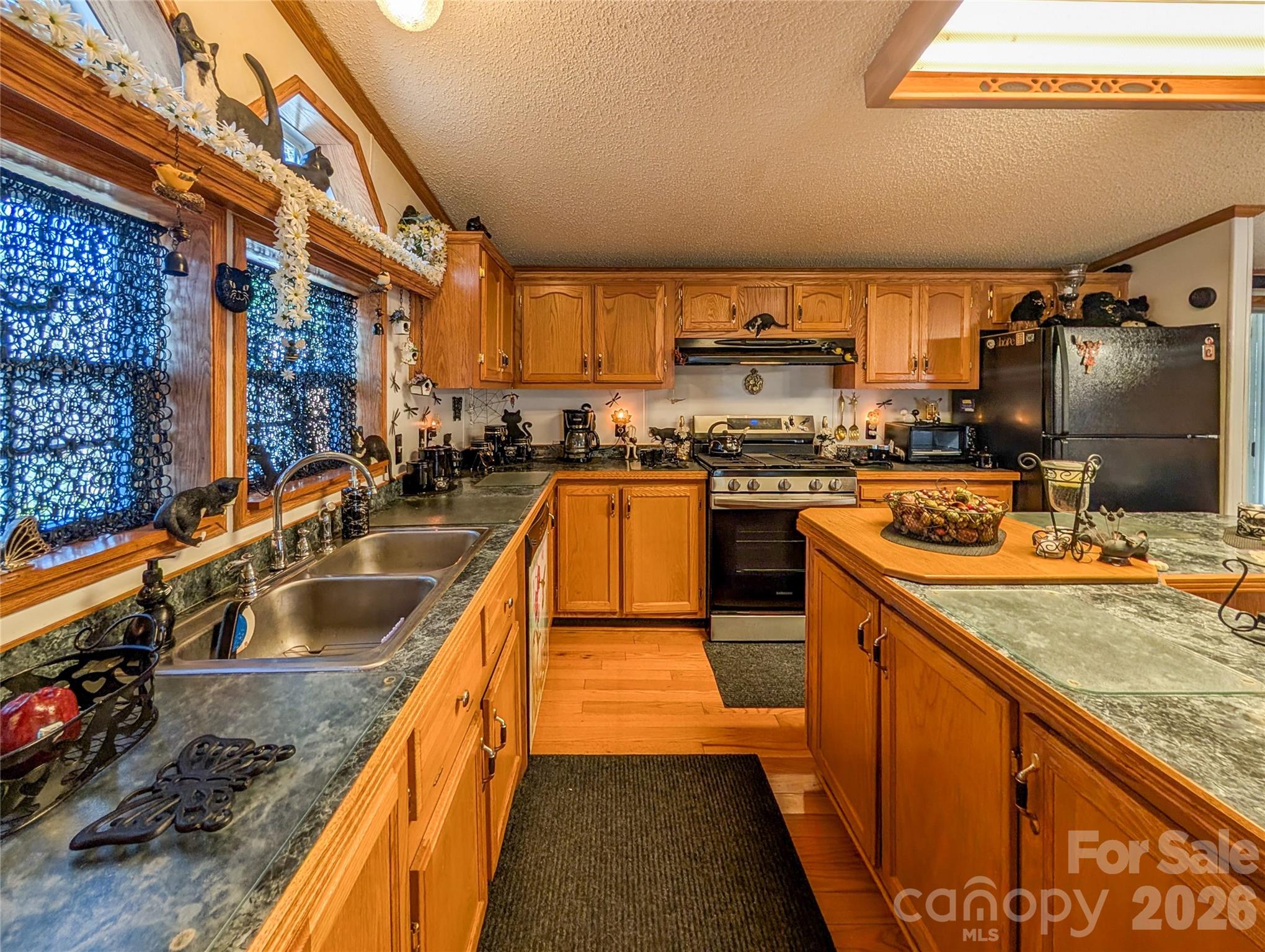1372 Lickskillet Road — Burnsville