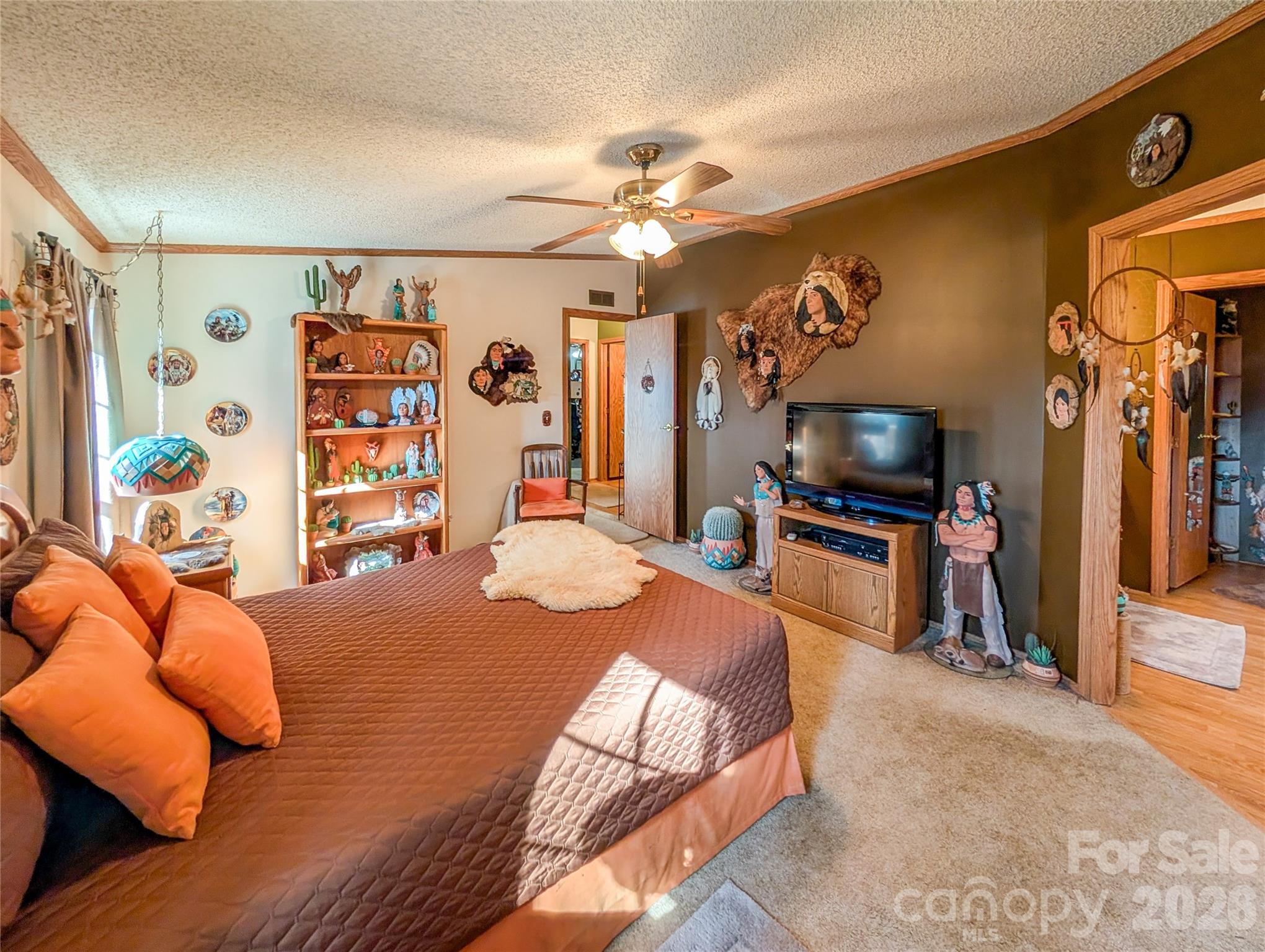 1372 Lickskillet Road — Burnsville