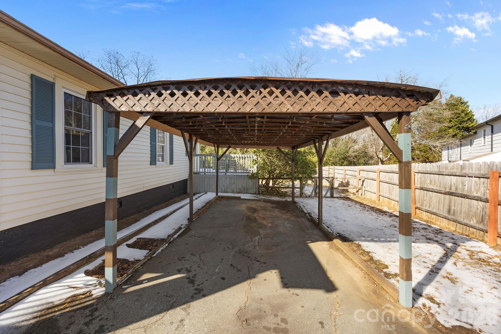 145 Saint Charles Avenue NE — Concord