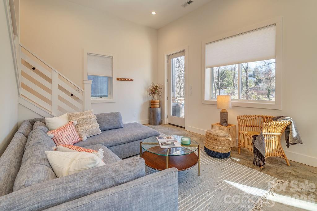 21 Orrinel Way — Asheville
