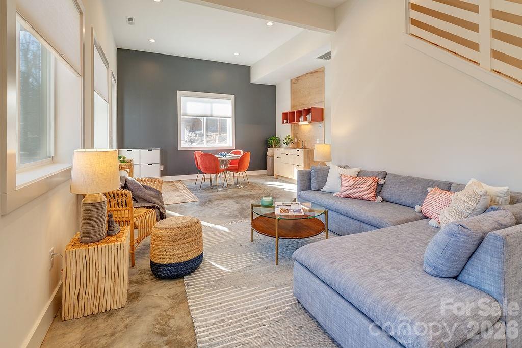 21 Orrinel Way — Asheville