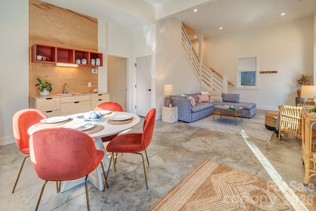 21 Orrinel Way — Asheville