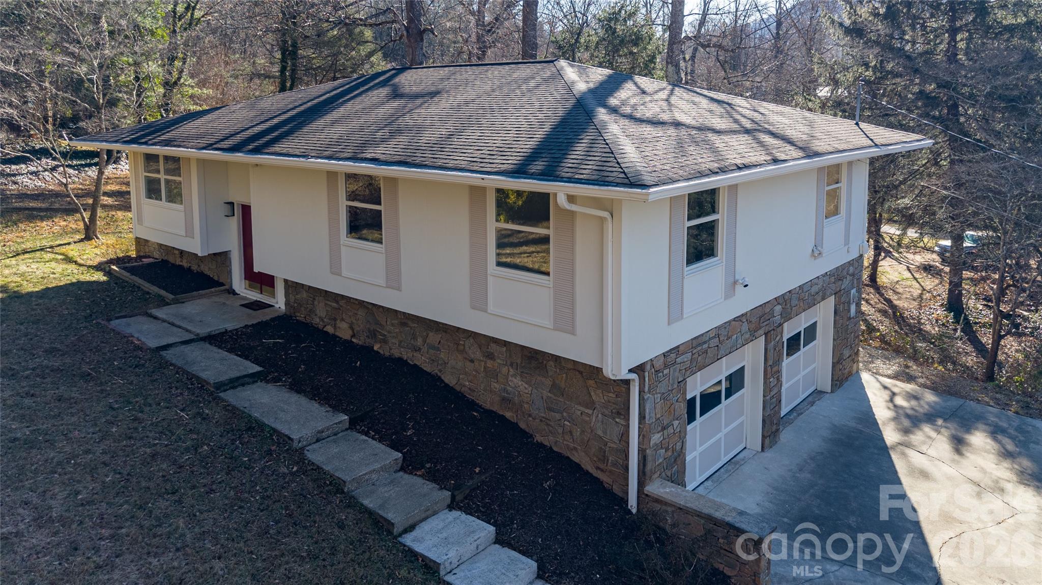 104 Disosway Street — Black Mountain