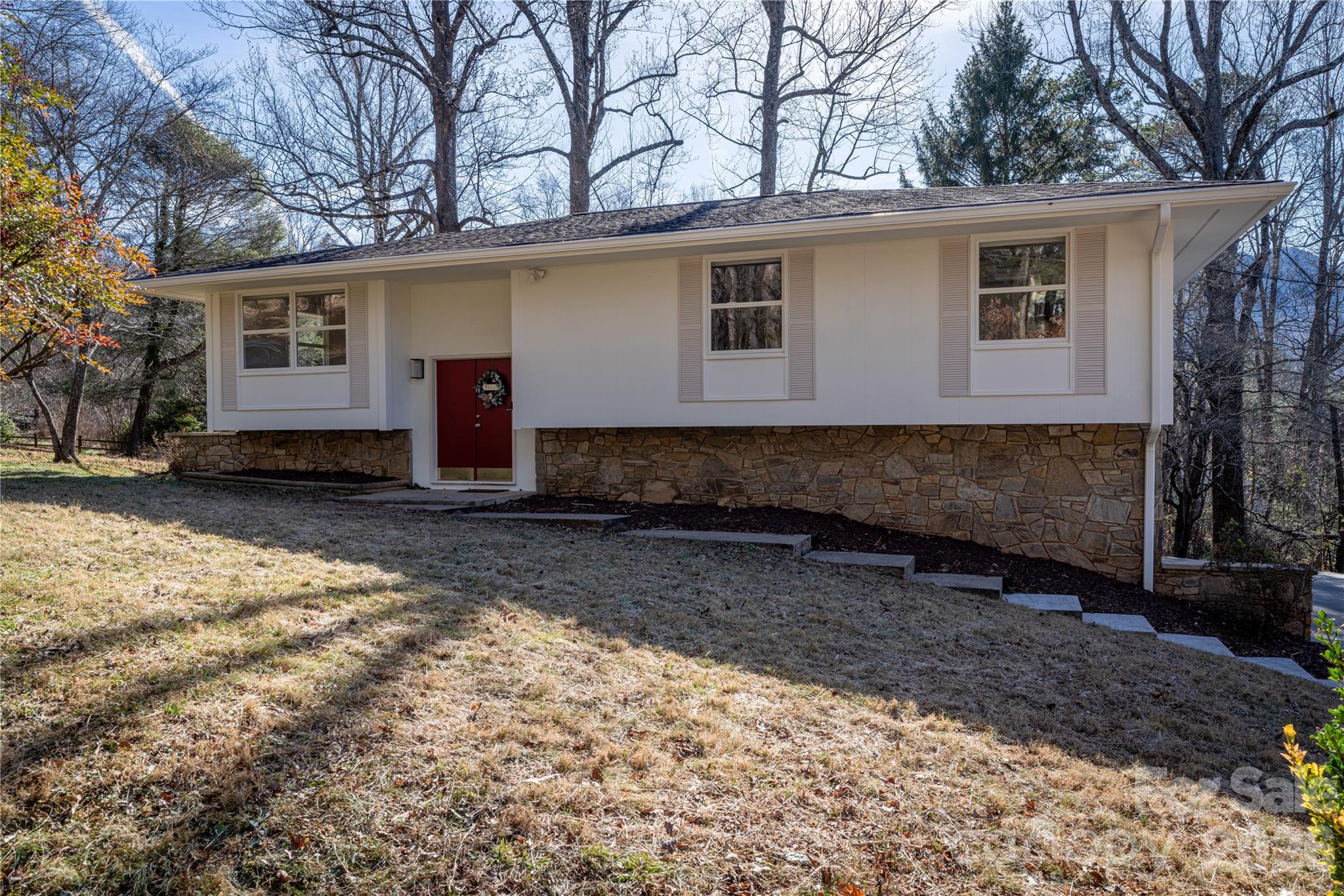 104 Disosway Street — Black Mountain