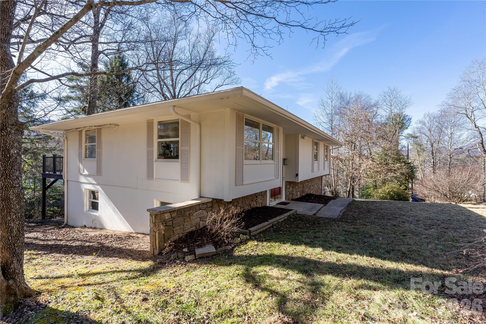 104 Disosway Street — Black Mountain