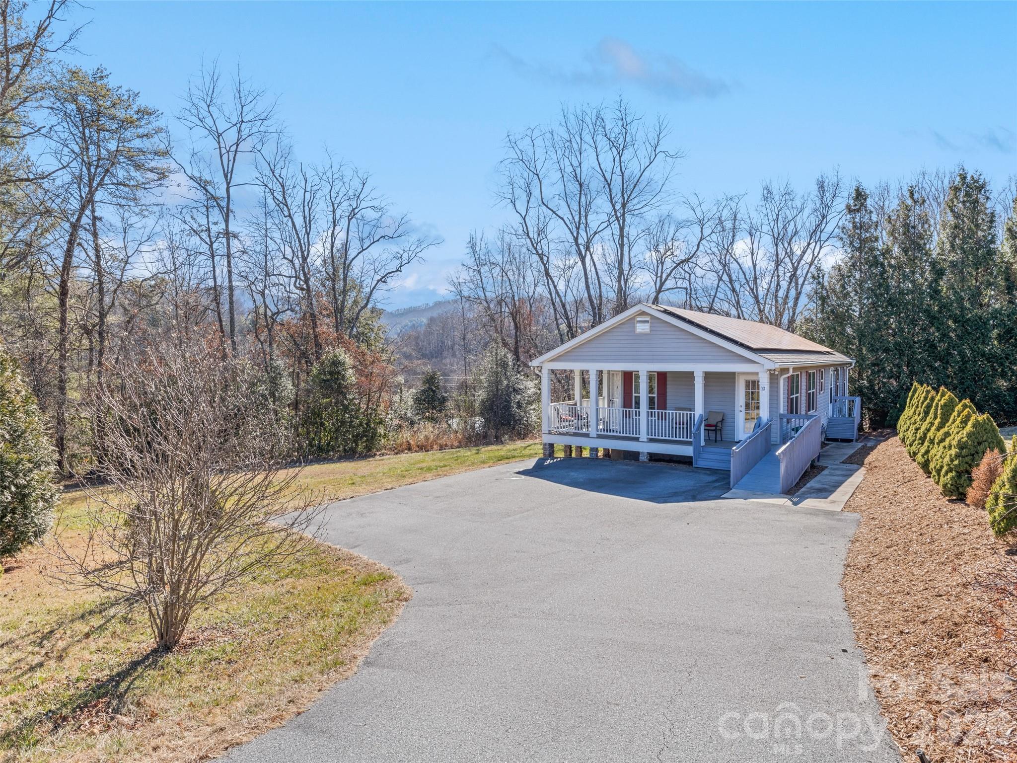 10 Enochs Way — Fletcher