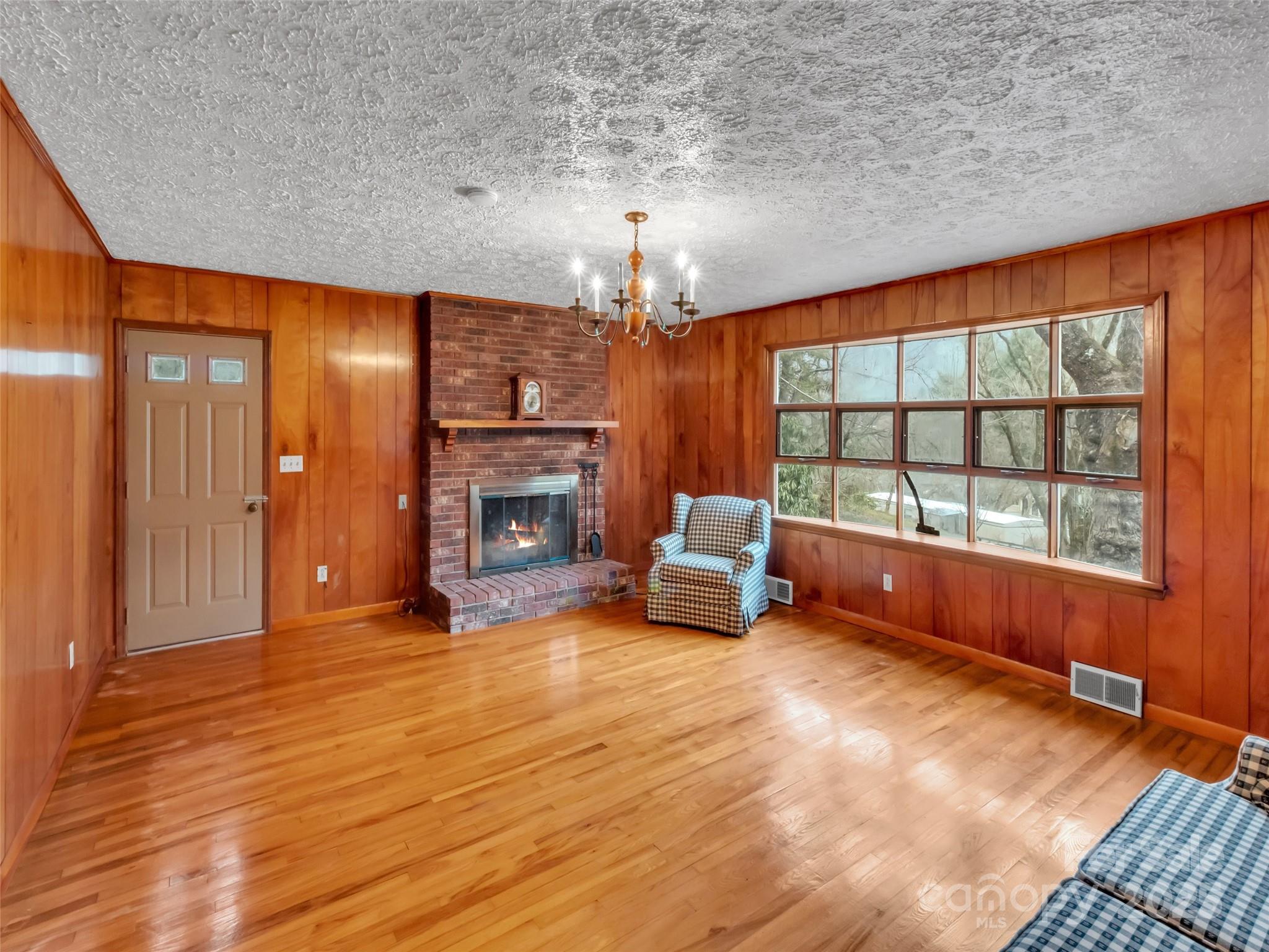 18 & 44 Sierra Point — Waynesville