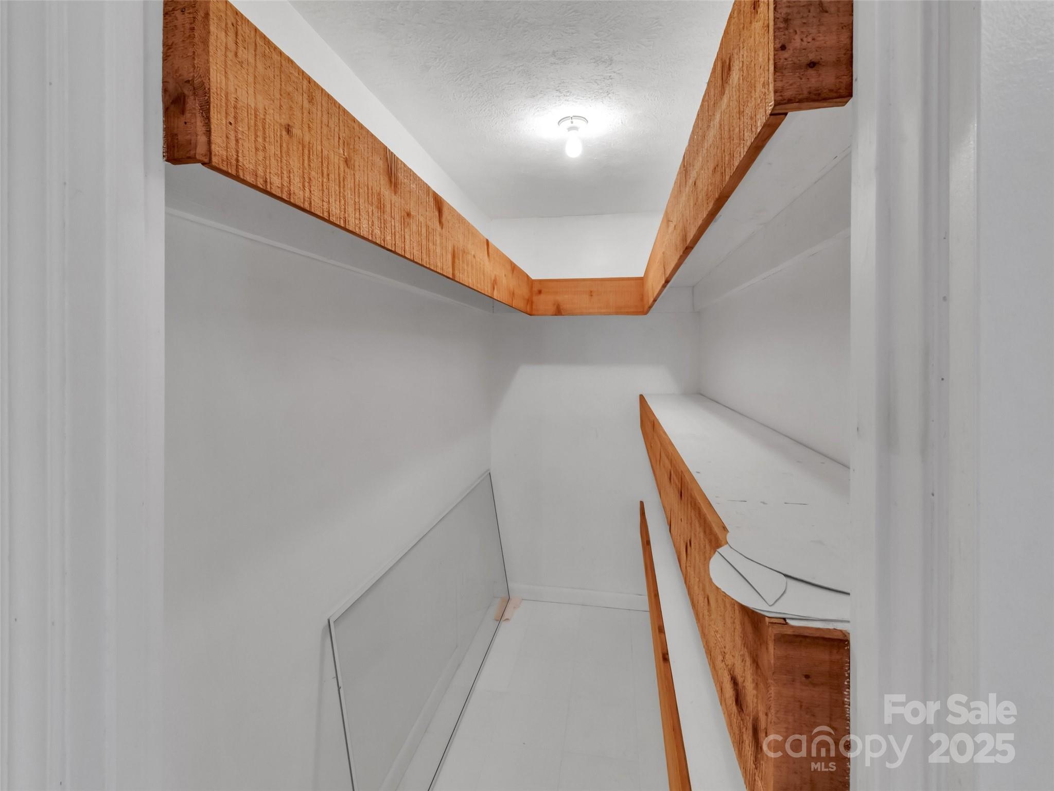 18 & 44 Sierra Point — Waynesville