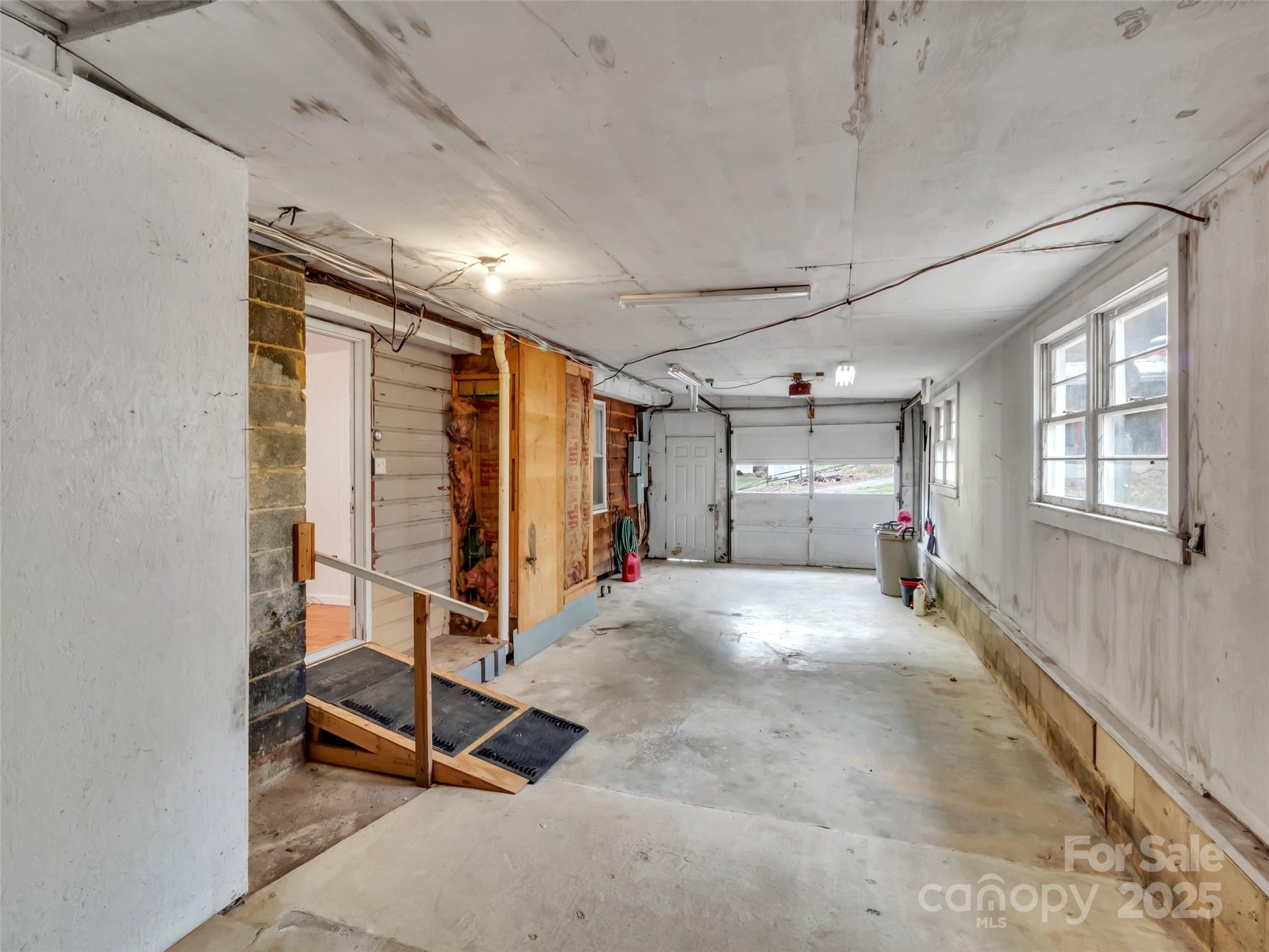 18 & 44 Sierra Point — Waynesville