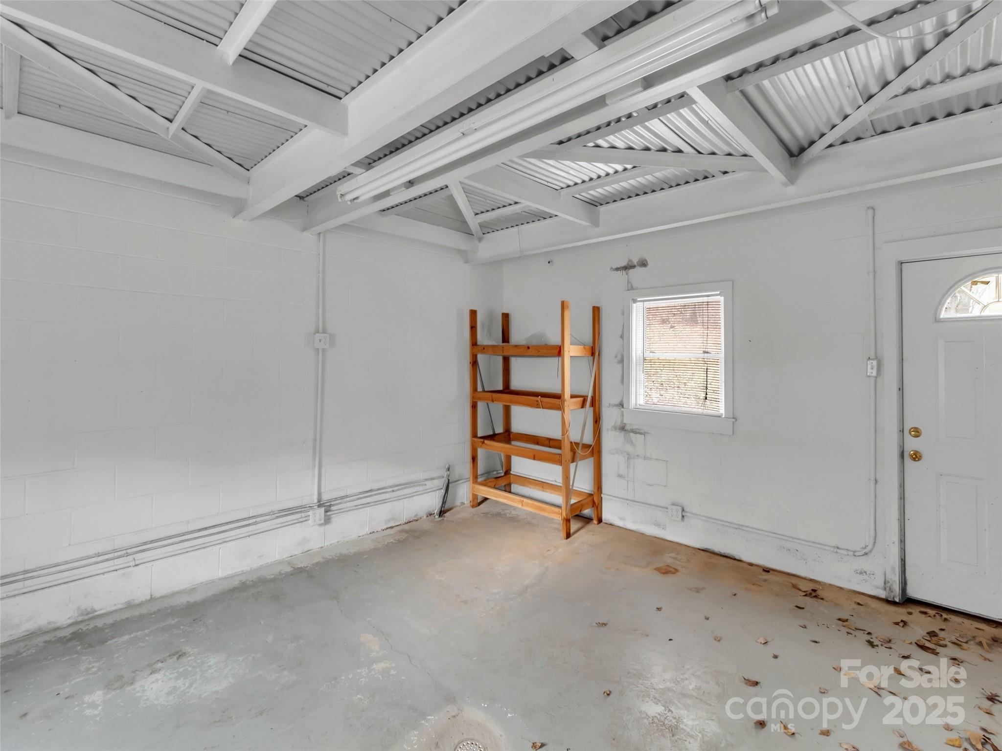 18 & 44 Sierra Point — Waynesville