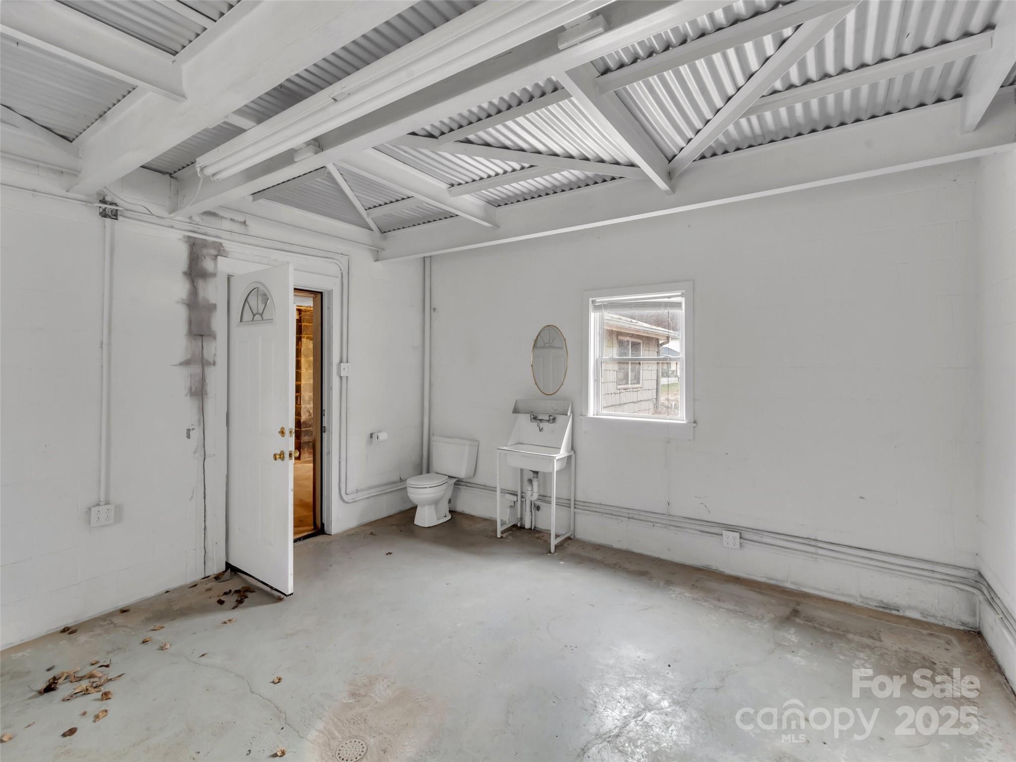 18 & 44 Sierra Point — Waynesville