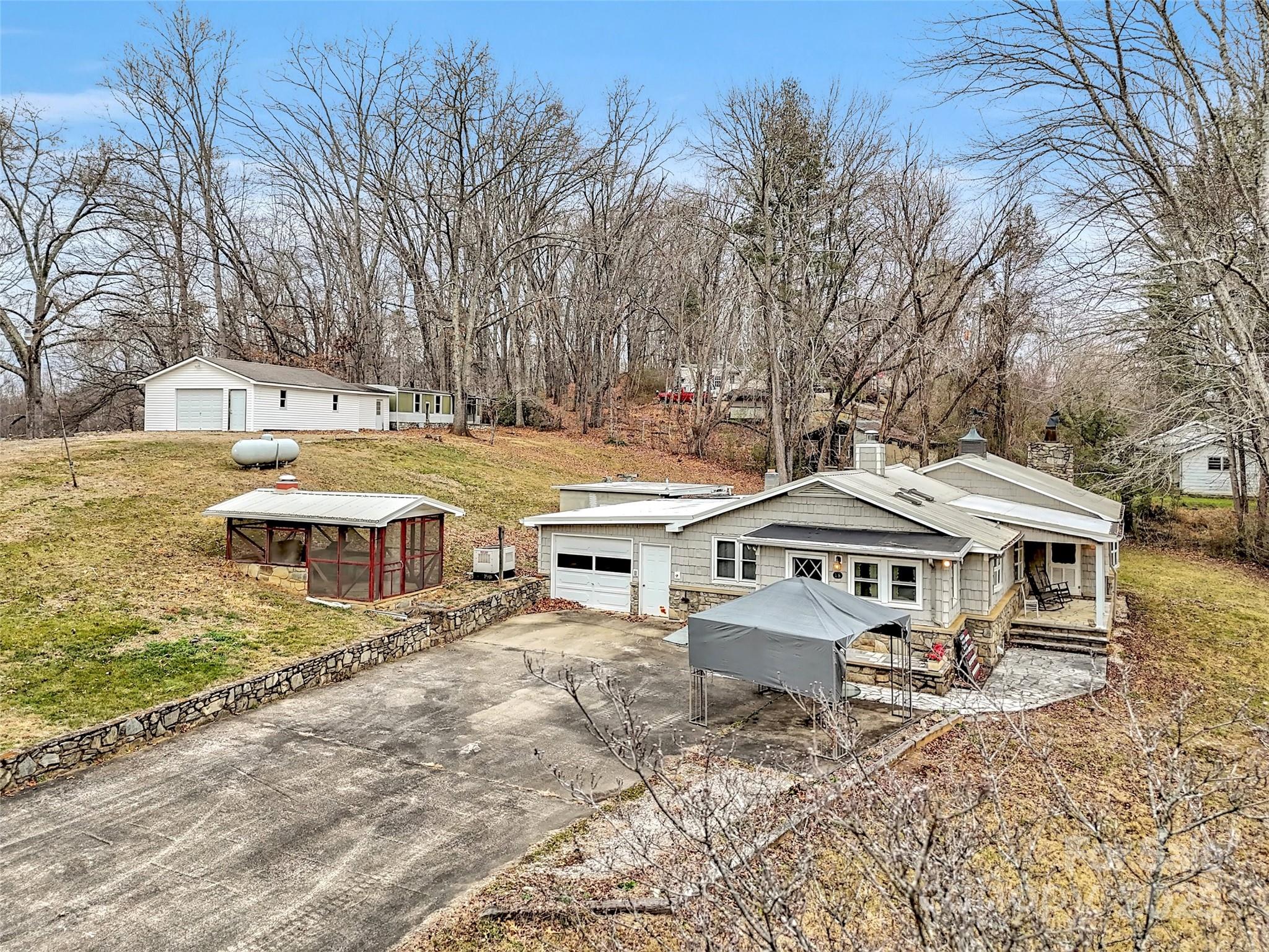 18 & 44 Sierra Point — Waynesville