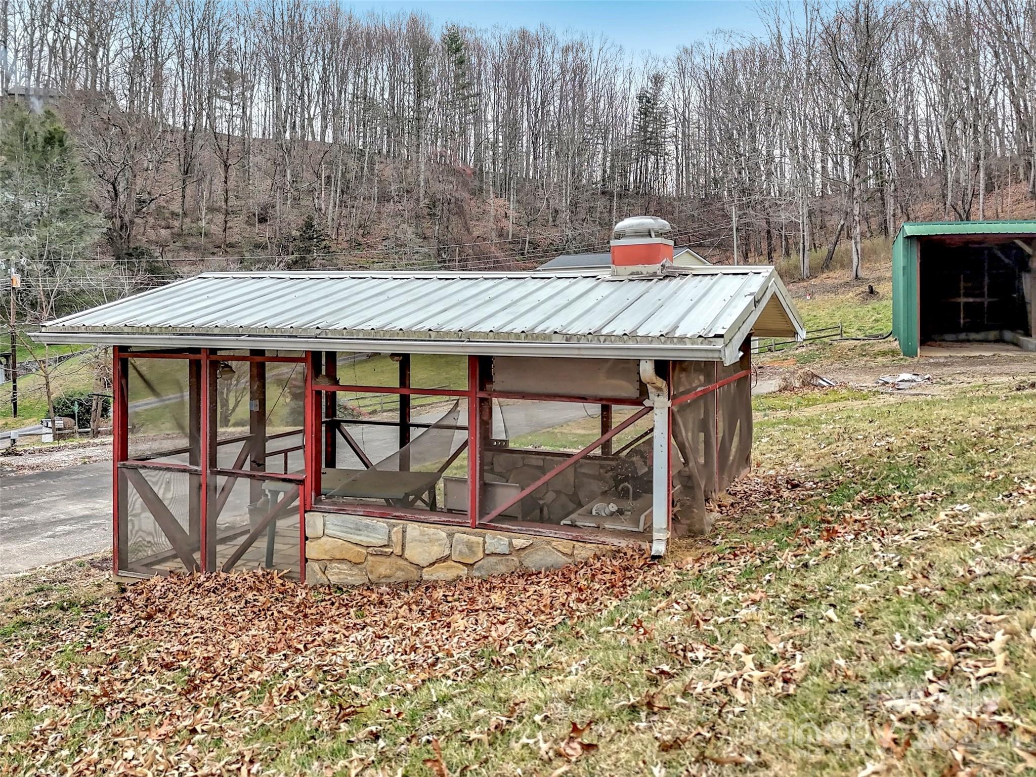 18 & 44 Sierra Point — Waynesville