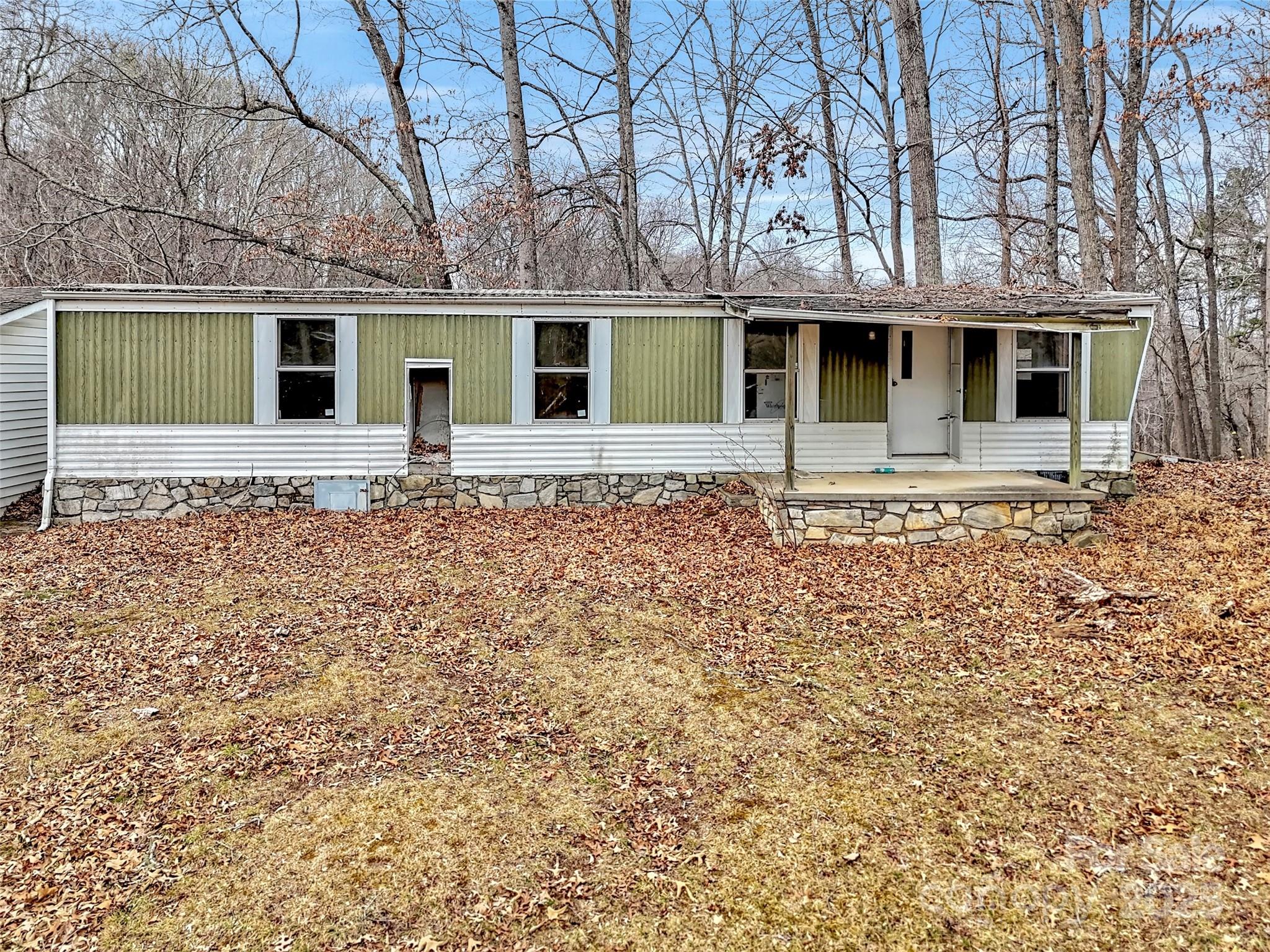 18 & 44 Sierra Point — Waynesville