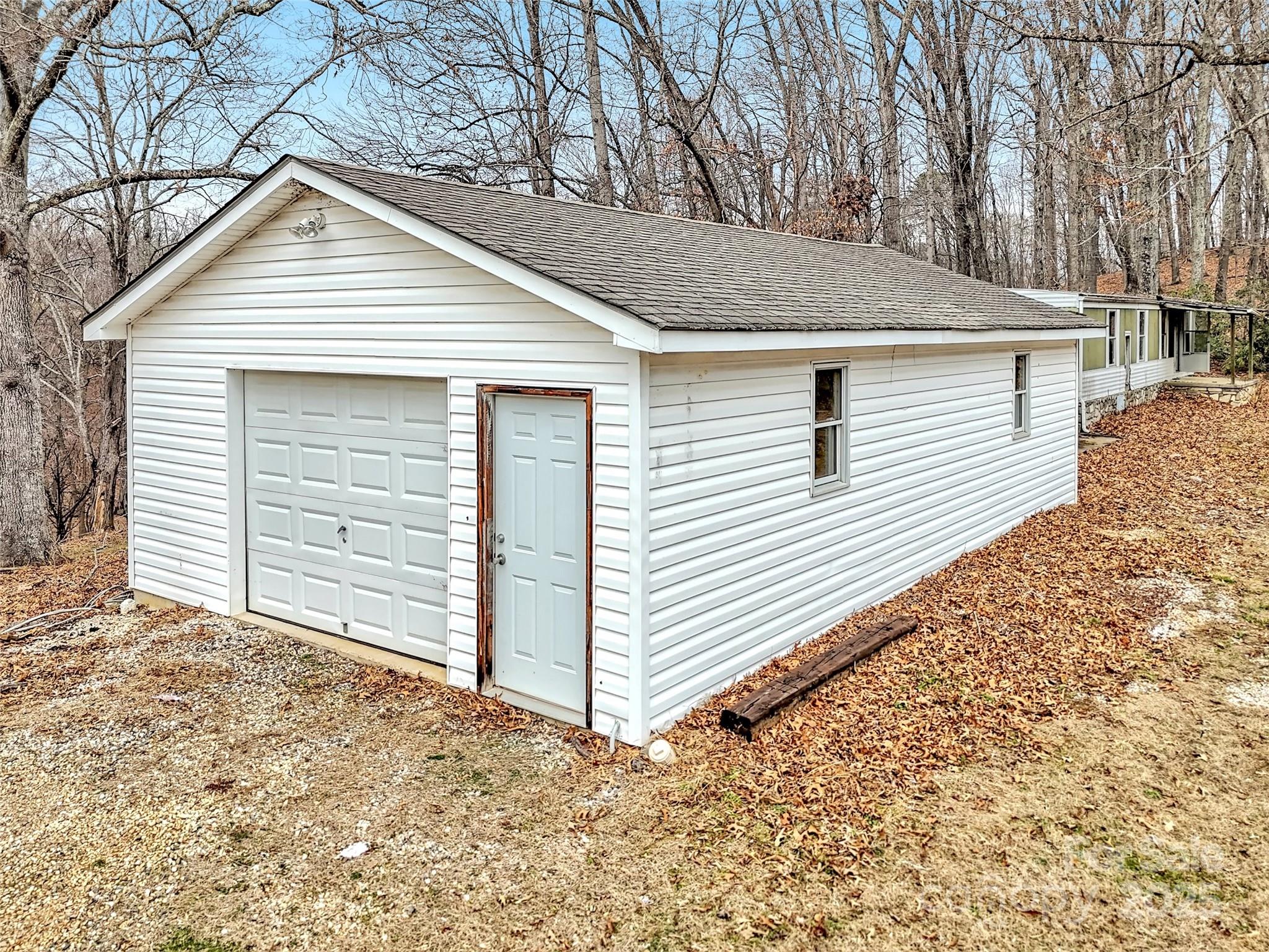 18 & 44 Sierra Point — Waynesville