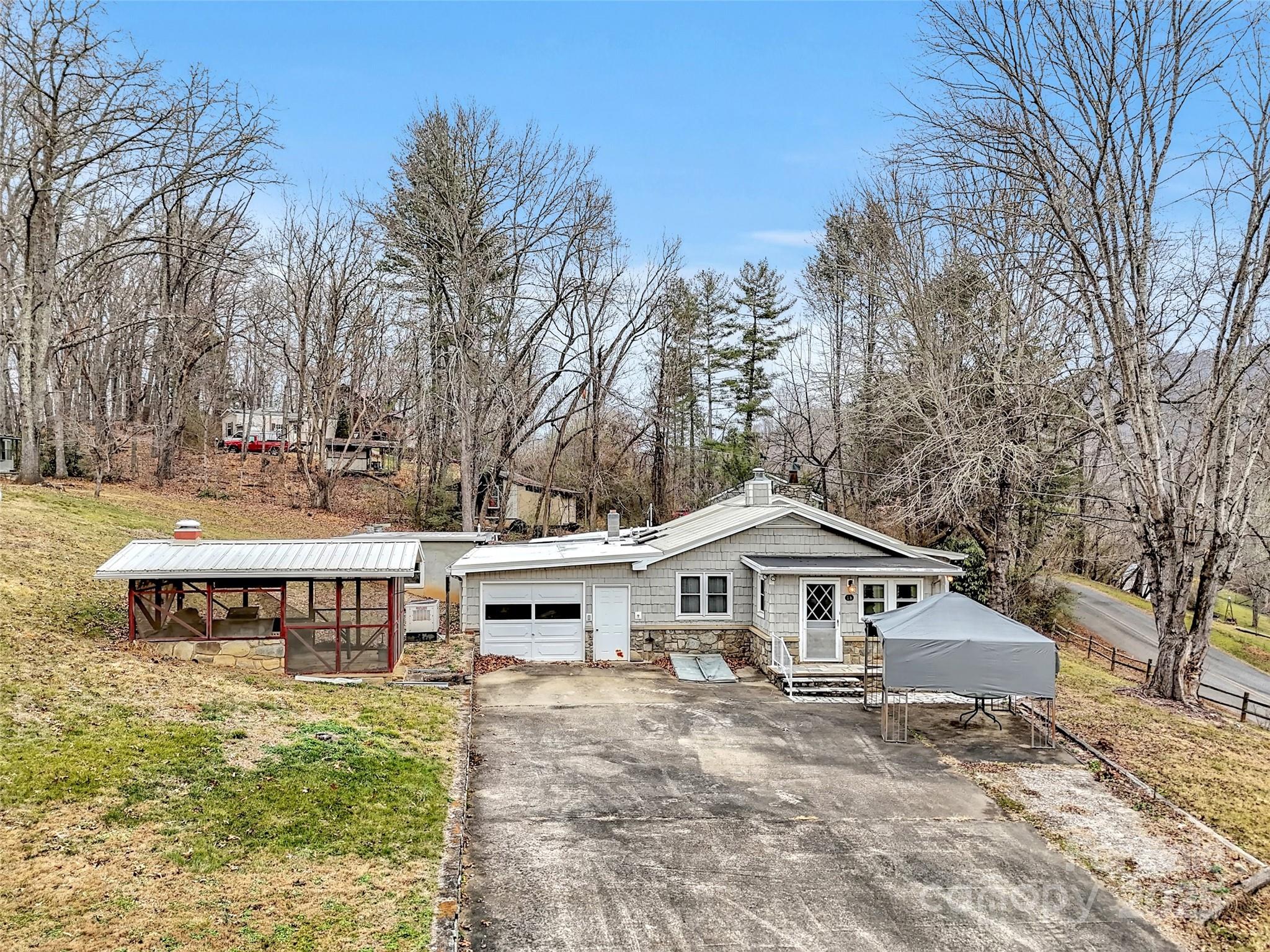 18 & 44 Sierra Point — Waynesville