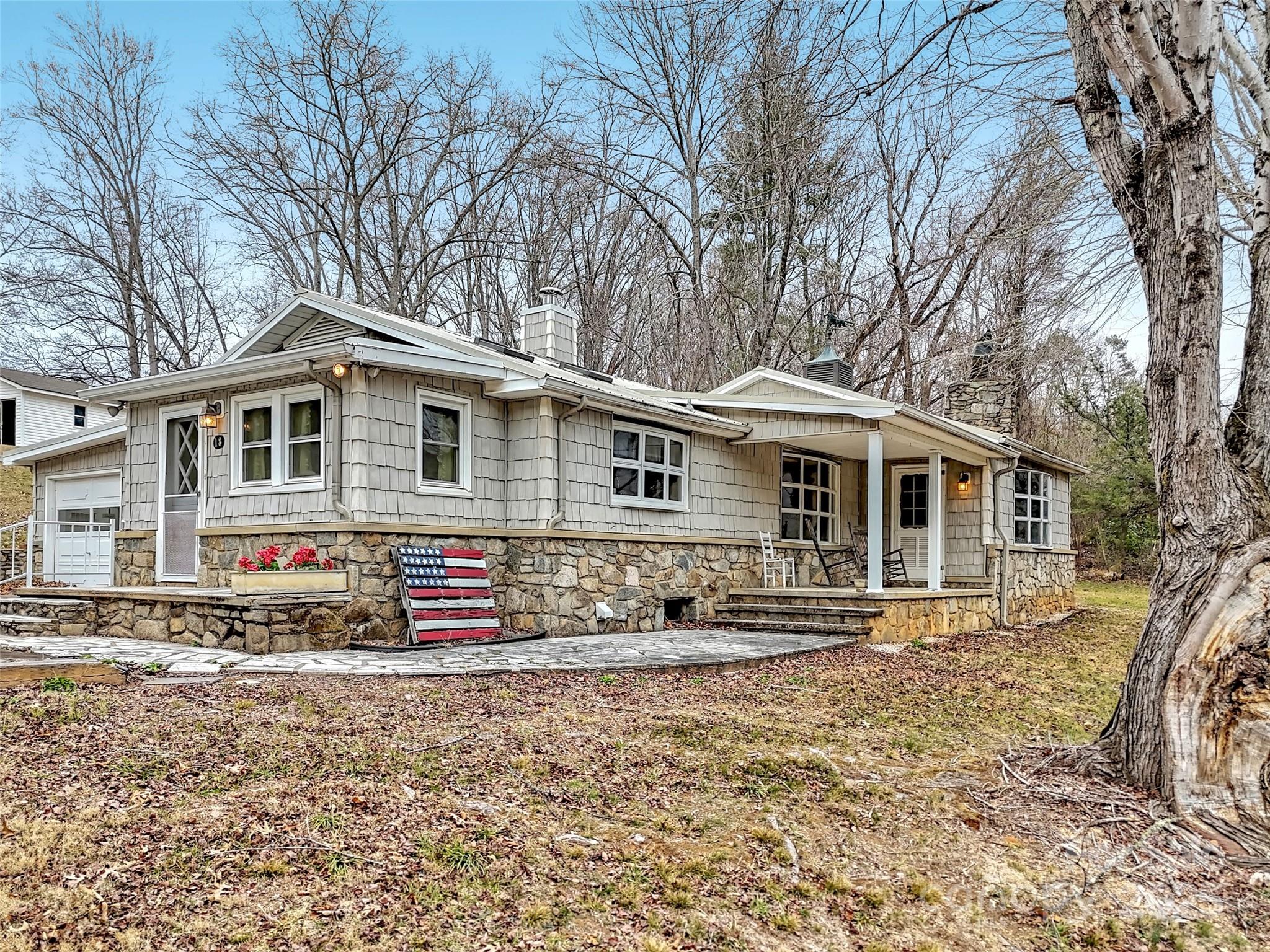 18 & 44 Sierra Point — Waynesville