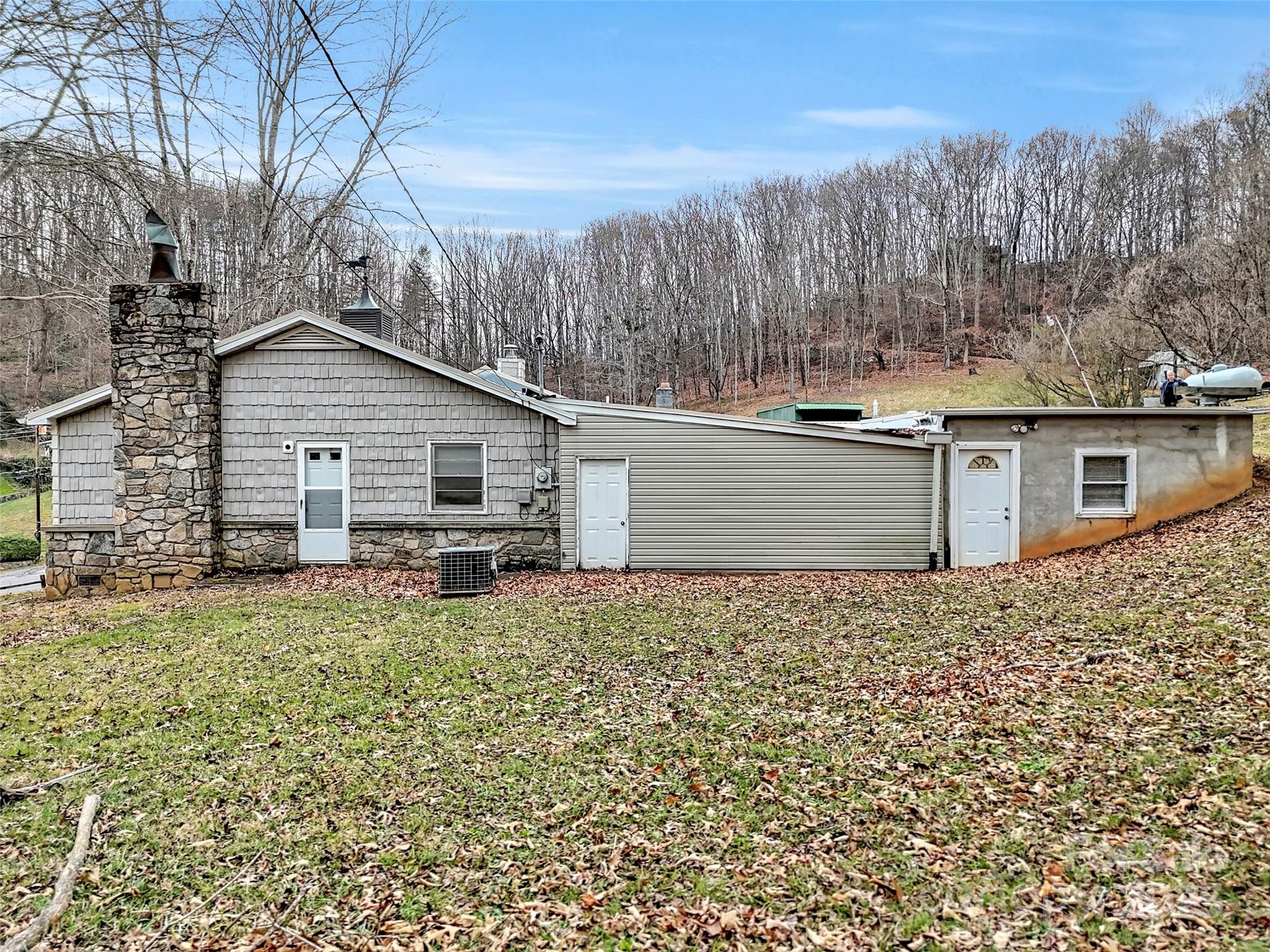18 & 44 Sierra Point — Waynesville