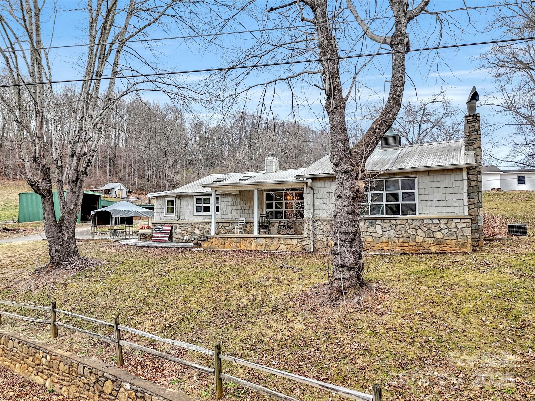 18 & 44 Sierra Point — Waynesville