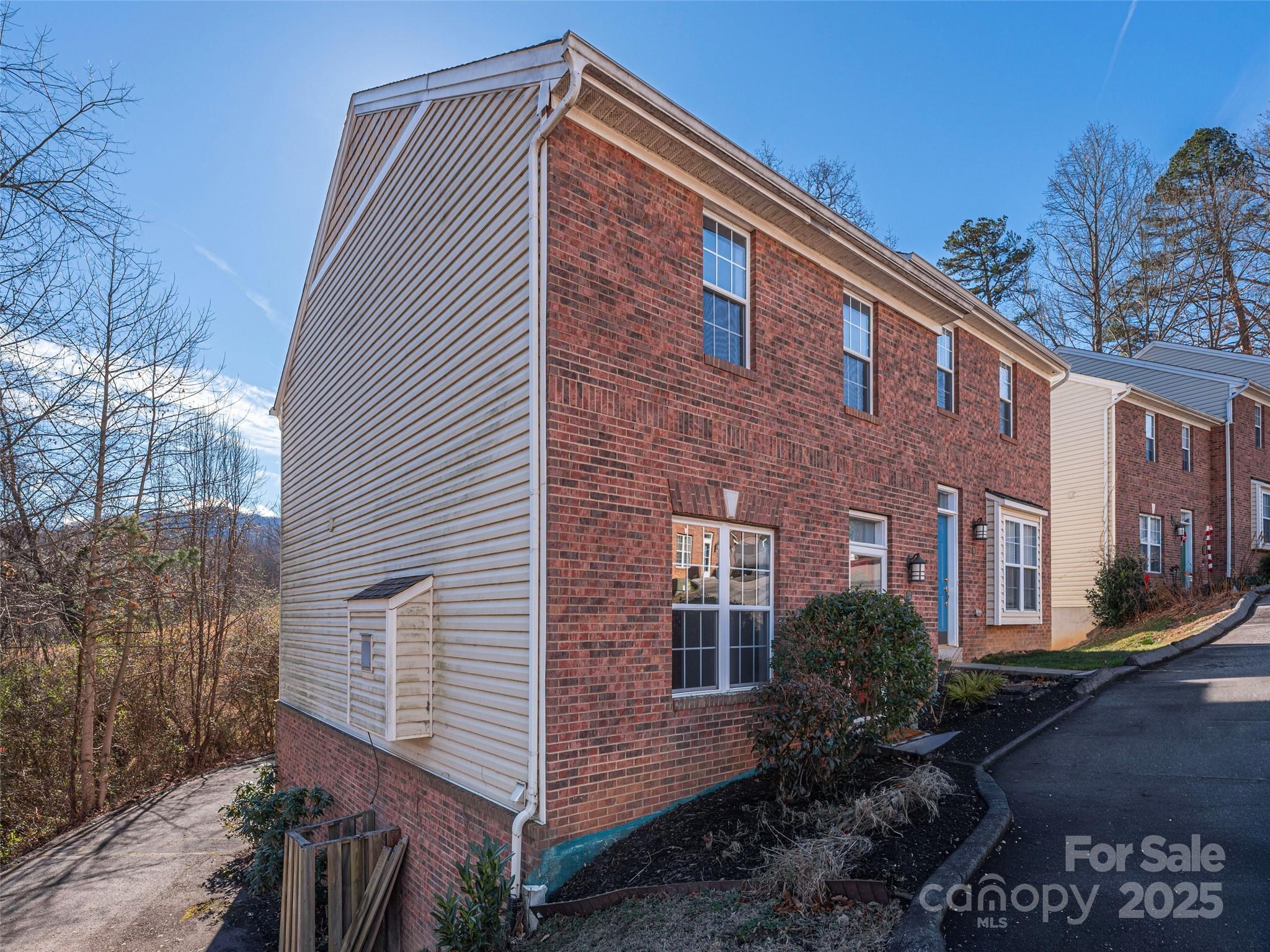 53 Vancott Court — Clyde