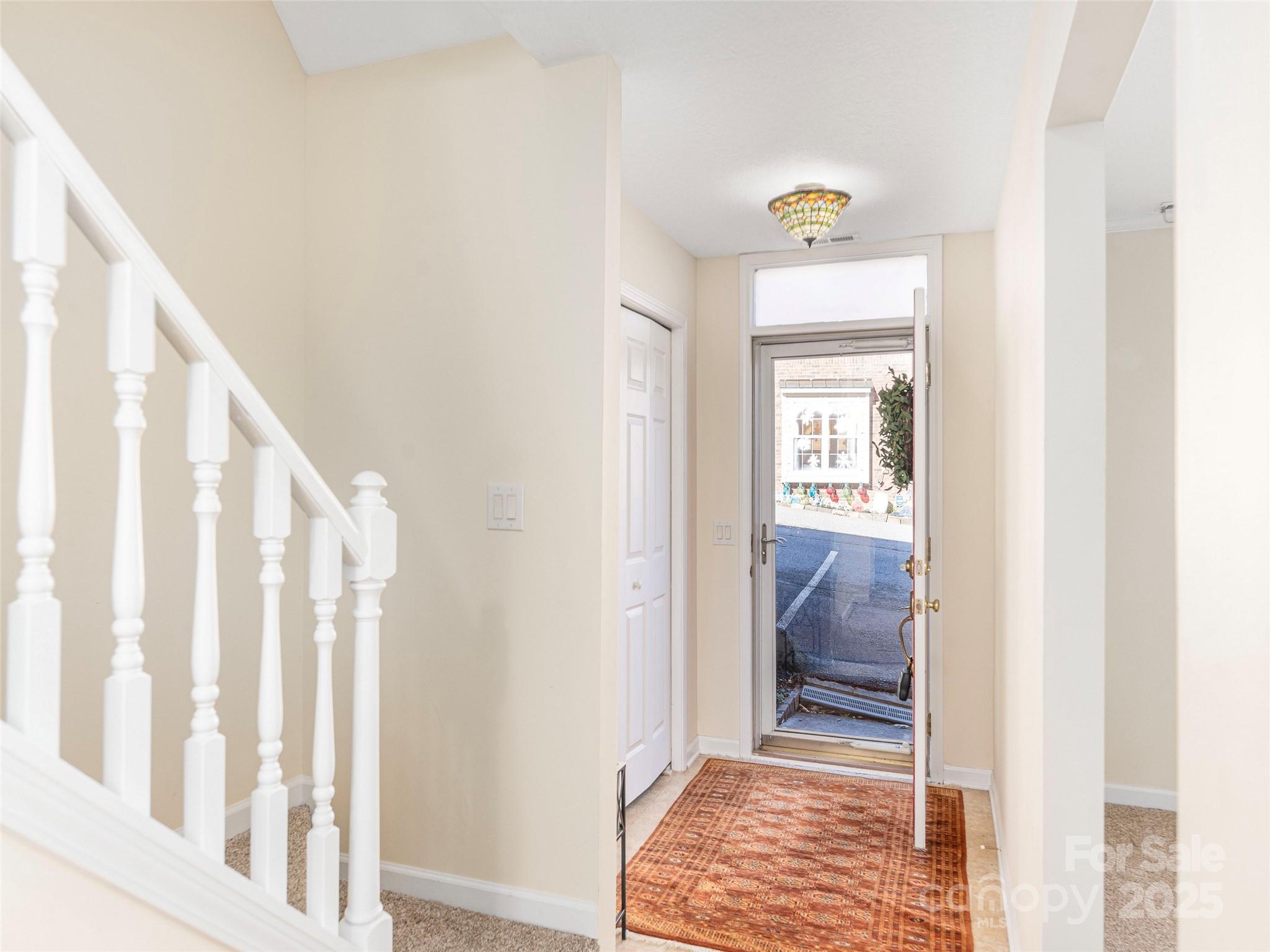 53 Vancott Court — Clyde