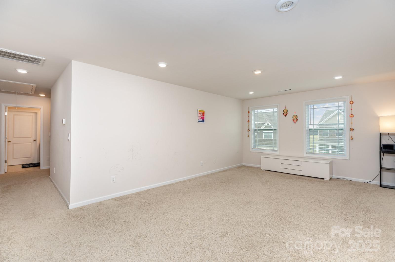 9727 White Chapel Drive NW — Concord