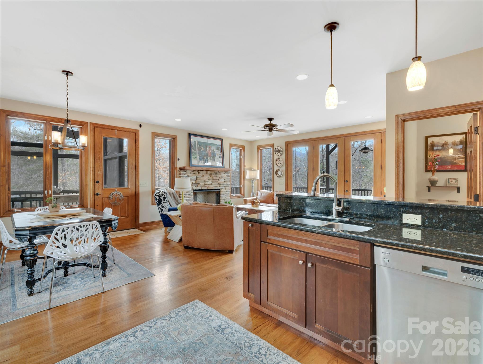 184 Deep Woods Lane — Saluda