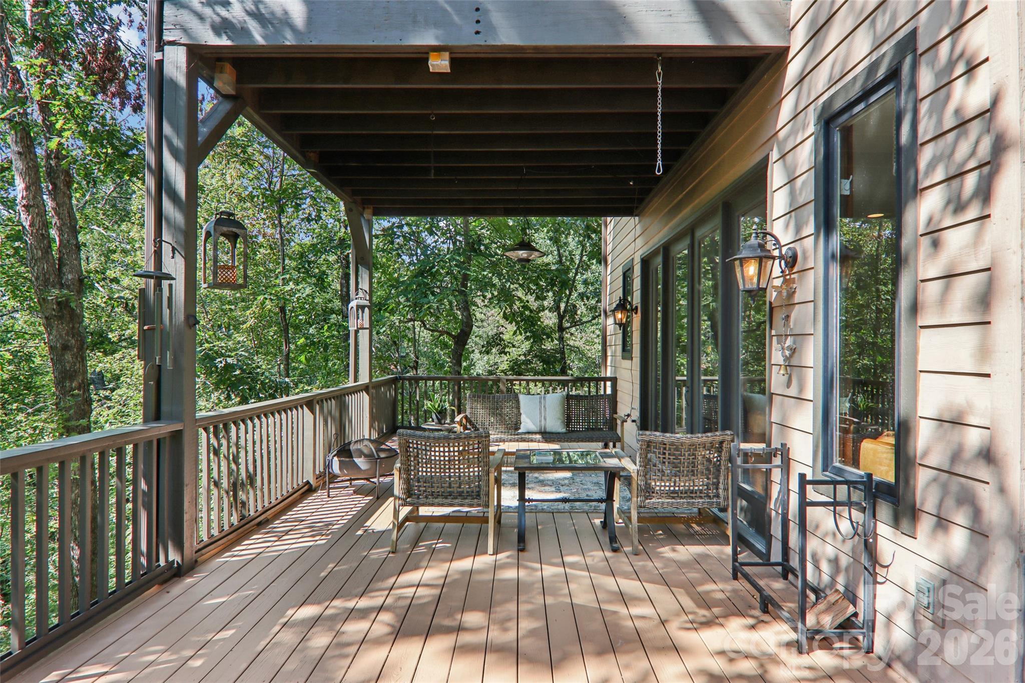 184 Deep Woods Lane — Saluda