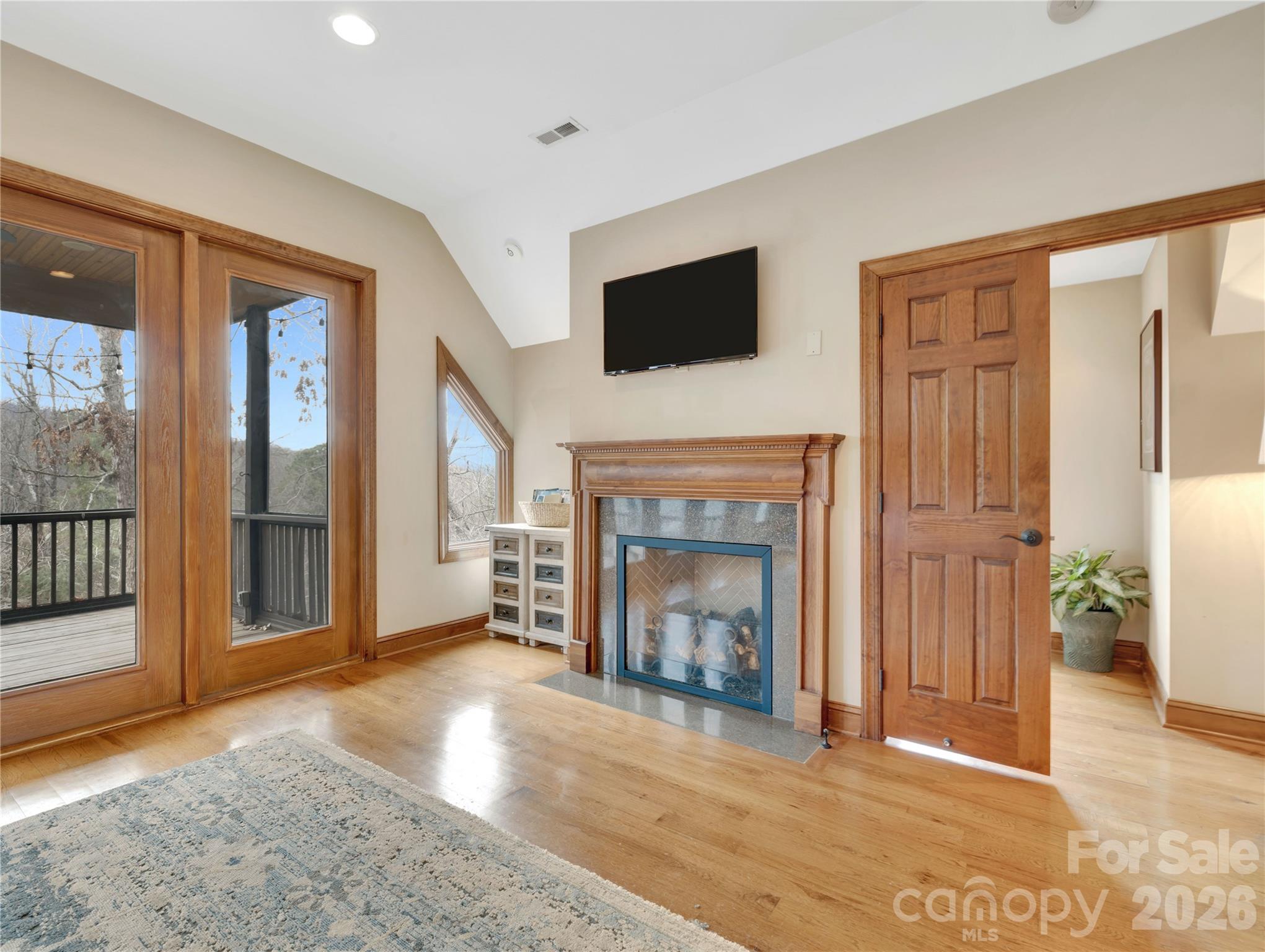 184 Deep Woods Lane — Saluda