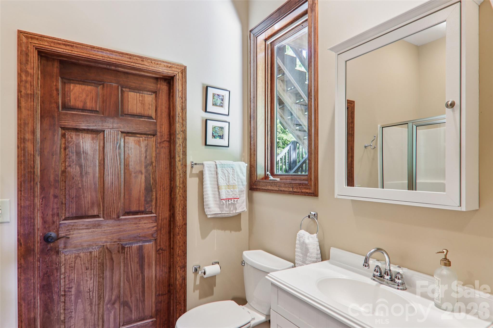 184 Deep Woods Lane — Saluda