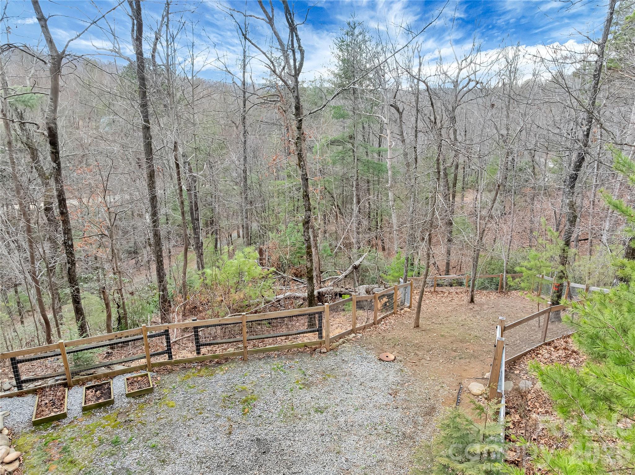 184 Deep Woods Lane — Saluda