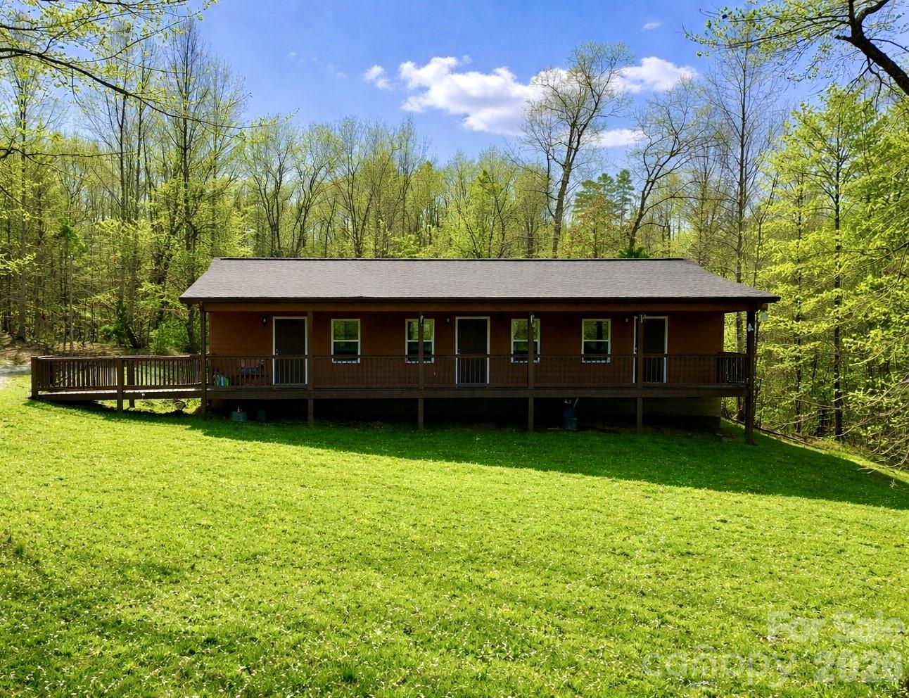 162 Sandstone Drive — Union Mills