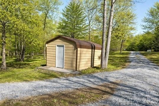 162 Sandstone Drive — Union Mills