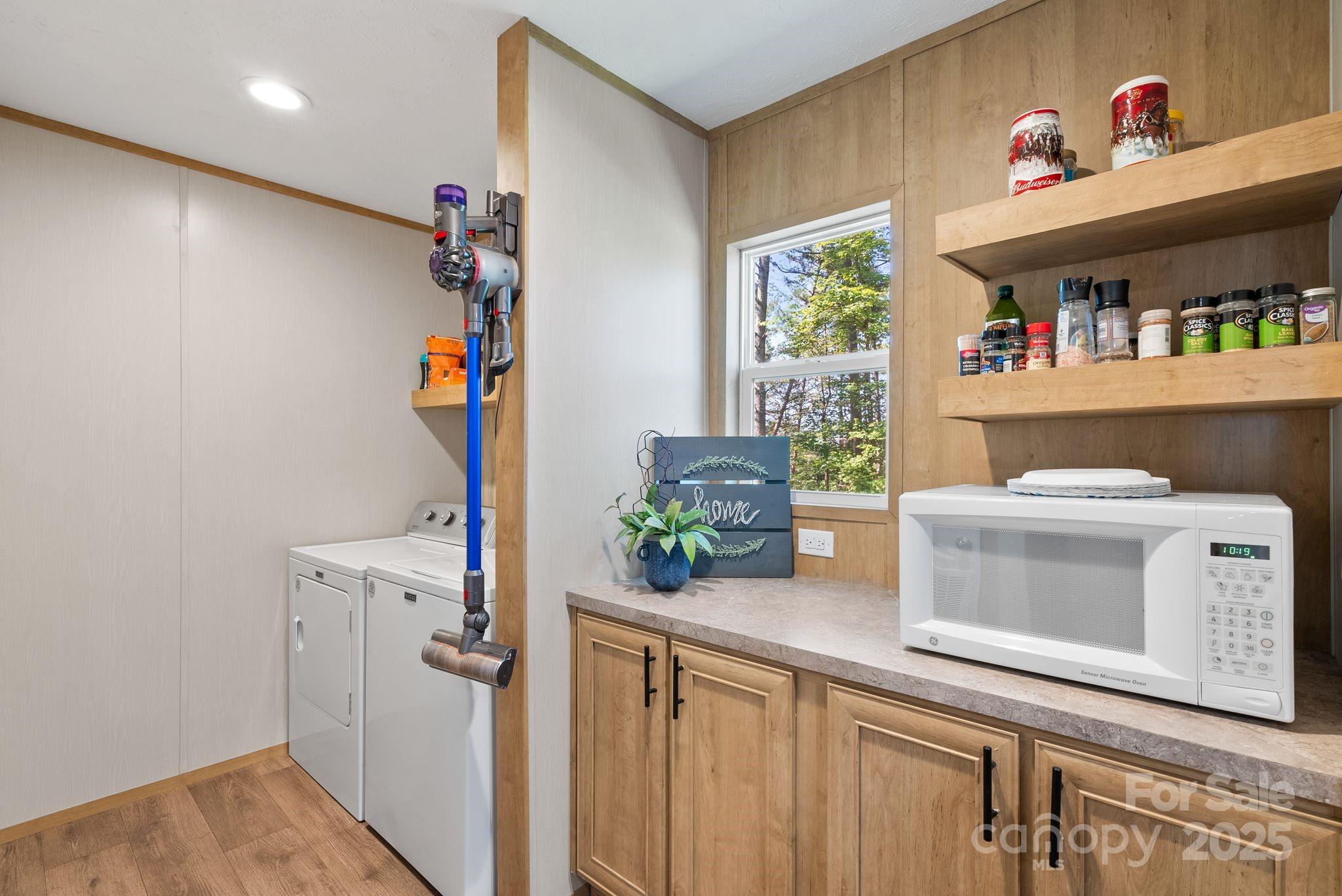 102 Kiwassa Lane — Hendersonville