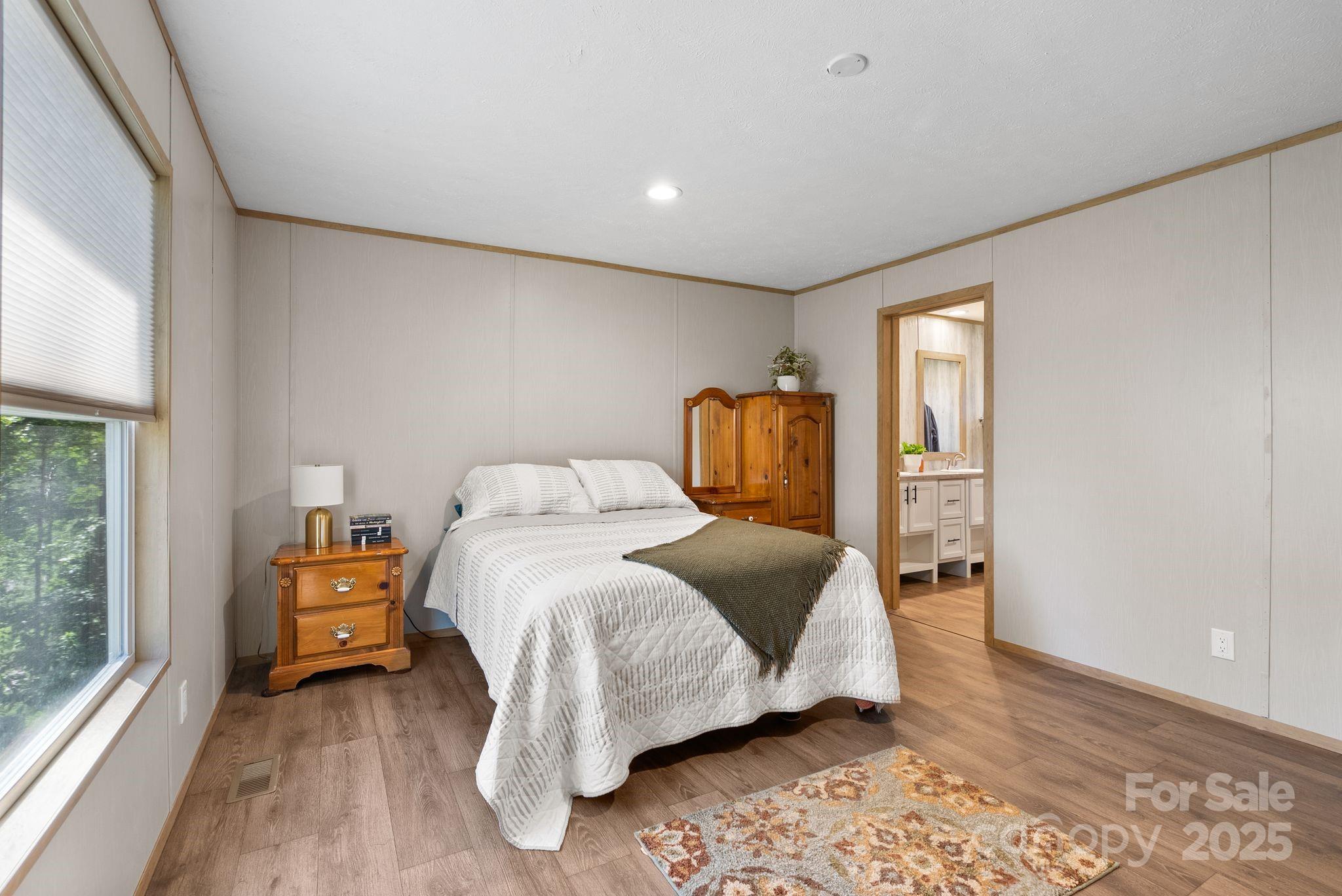102 Kiwassa Lane — Hendersonville