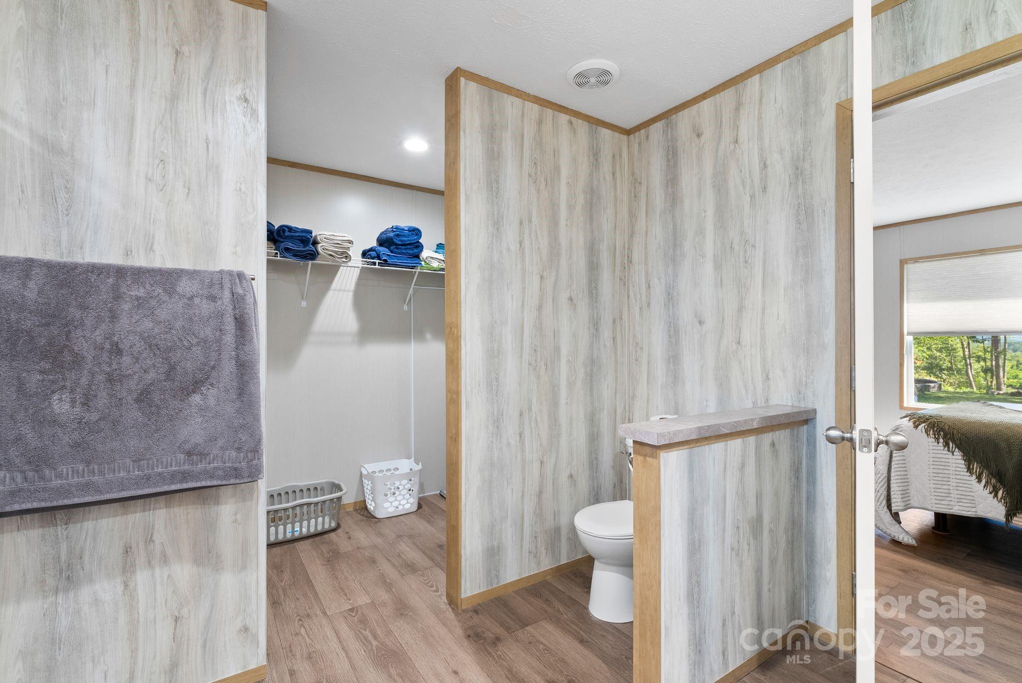 102 Kiwassa Lane — Hendersonville