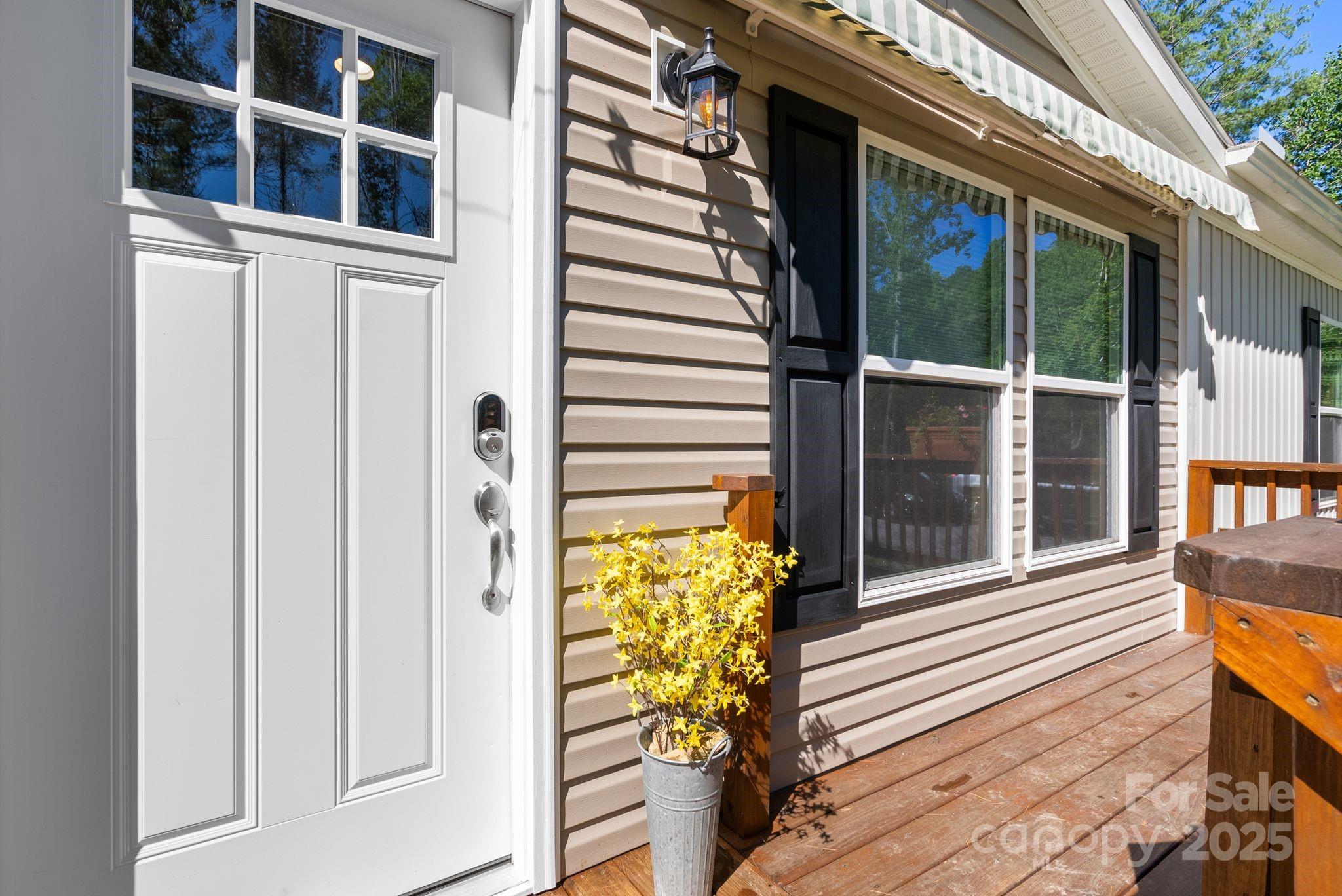102 Kiwassa Lane — Hendersonville