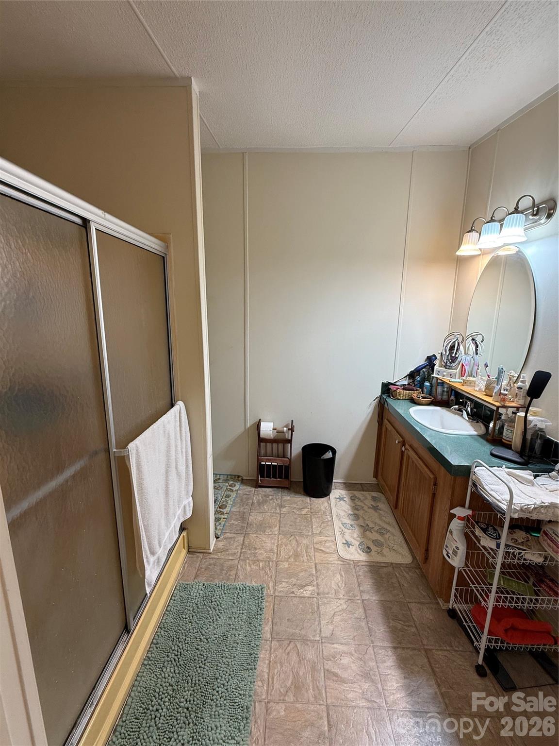 2423 Stones Throw Court — Lenoir