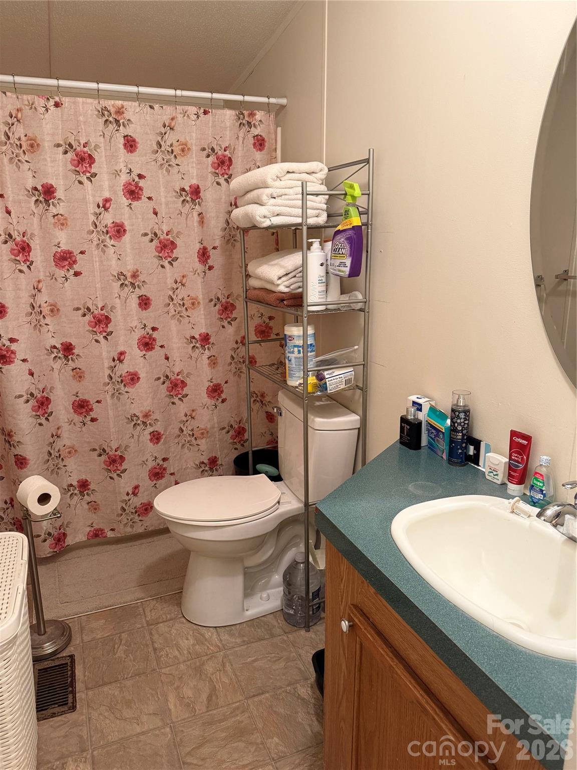 2423 Stones Throw Court — Lenoir