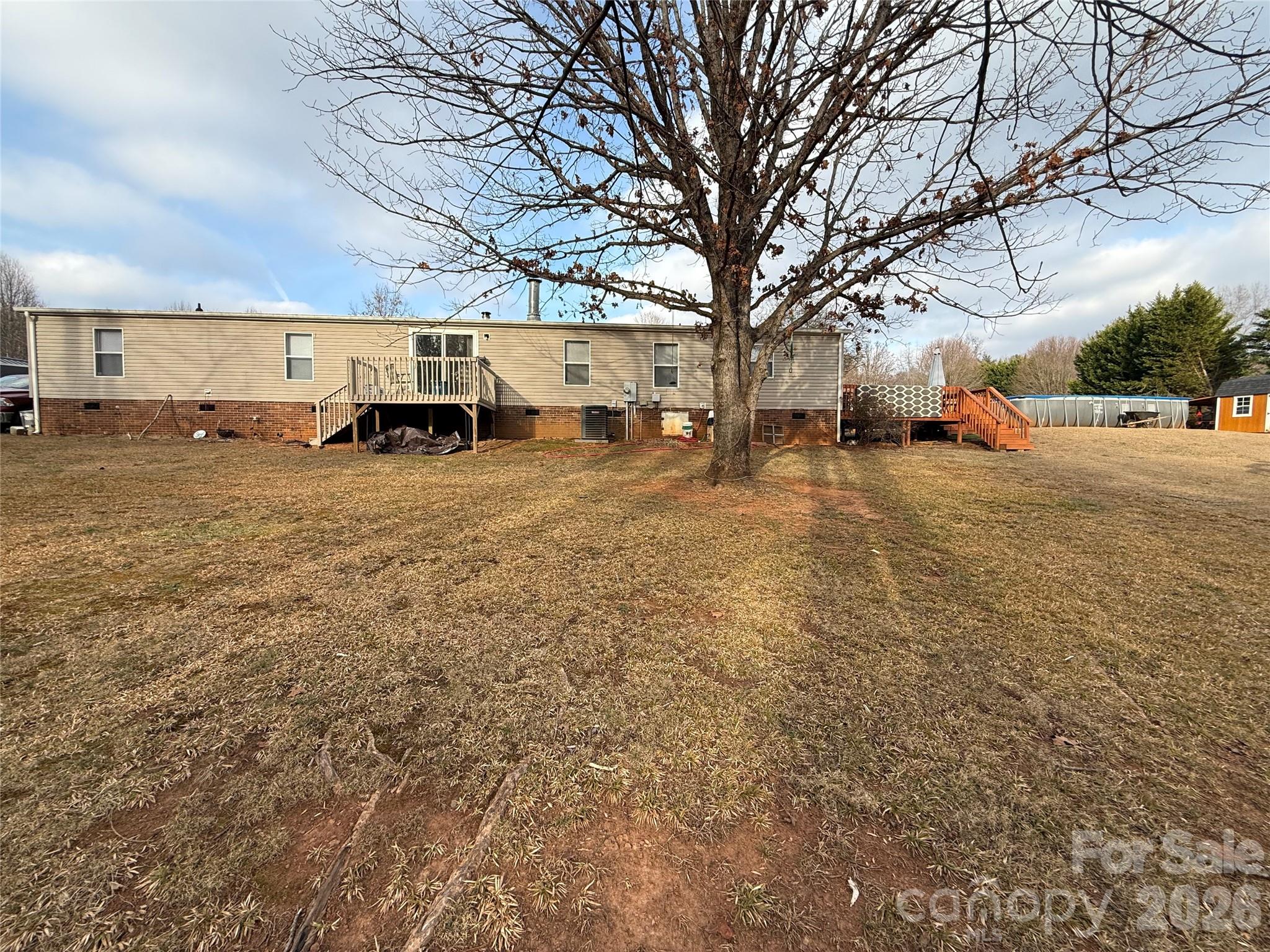 2423 Stones Throw Court — Lenoir