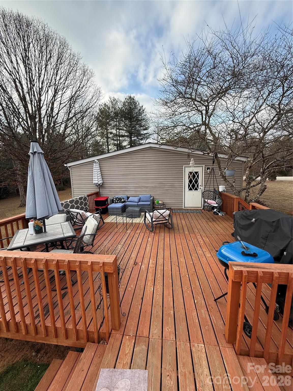 2423 Stones Throw Court — Lenoir
